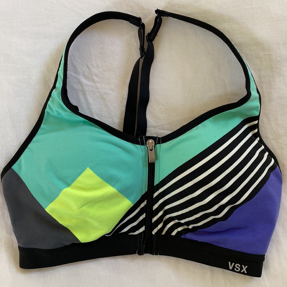 Victoria’s Secret Sports Bra - 32C - zip front - adjustable straps